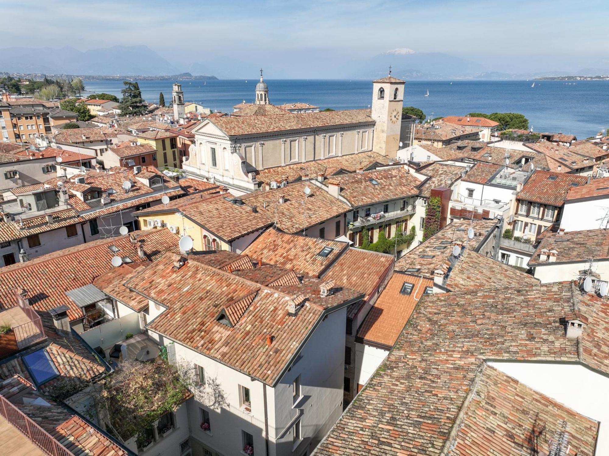 Vicolo Dei Signori Apartamento Desenzano del Garda Exterior foto
